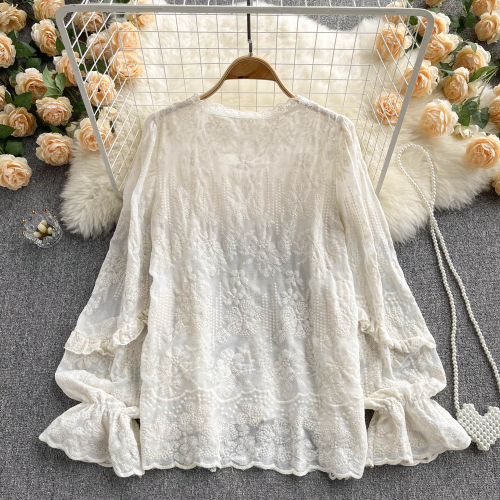 Lovely lace long sleeve top      S251