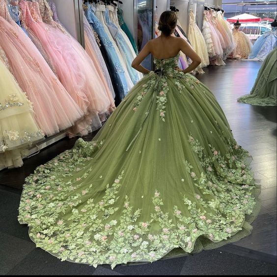 A-line Green Tulle Ball Gown Puffy Sweet 16 Dress 3D Flowers Birthday Dress    S2333