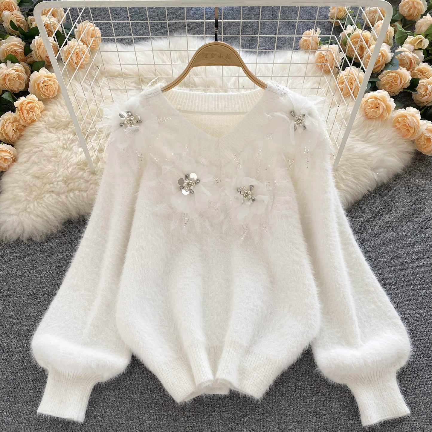 High-end three-dimensional beaded flower V-neck sweater retro knit sweater top    S595